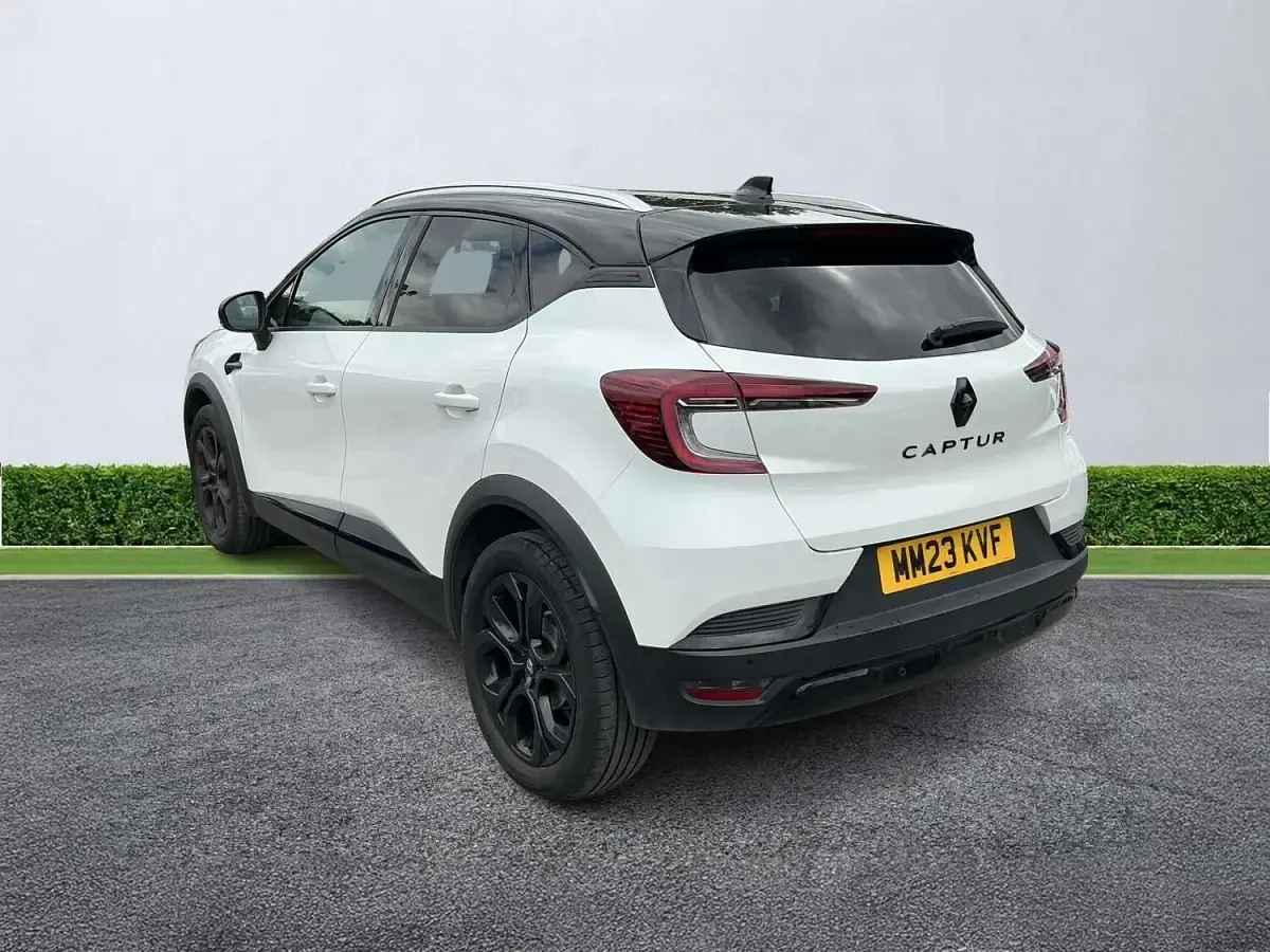 Used Renault Captur Rive Gauche 91 HP (66 kW) 2023 White/black SUV