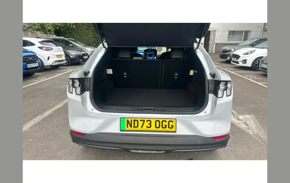 Used Ford Mustang Mach-E Standard Range 197 kW (269 HP) 2023 White SUV