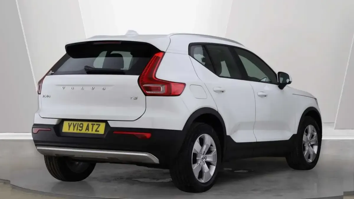 Used Volvo XC40 Momentum 163 HP (119 kW) 2020 SUV