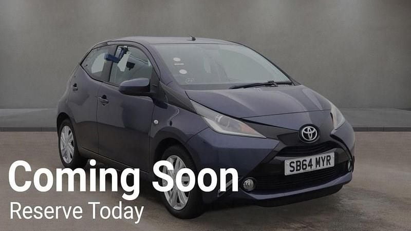 Used Toyota Aygo x-press 69 HP (50 kW) 2015 Blue Hatchback