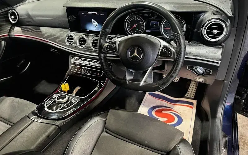 Used Mercedes E220 AMG line 194 HP (142 kW) 2019 Estate
