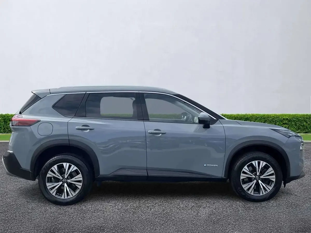 Used Nissan X-Trail N-Connecta 204 HP (150 kW) 2023 Grey SUV