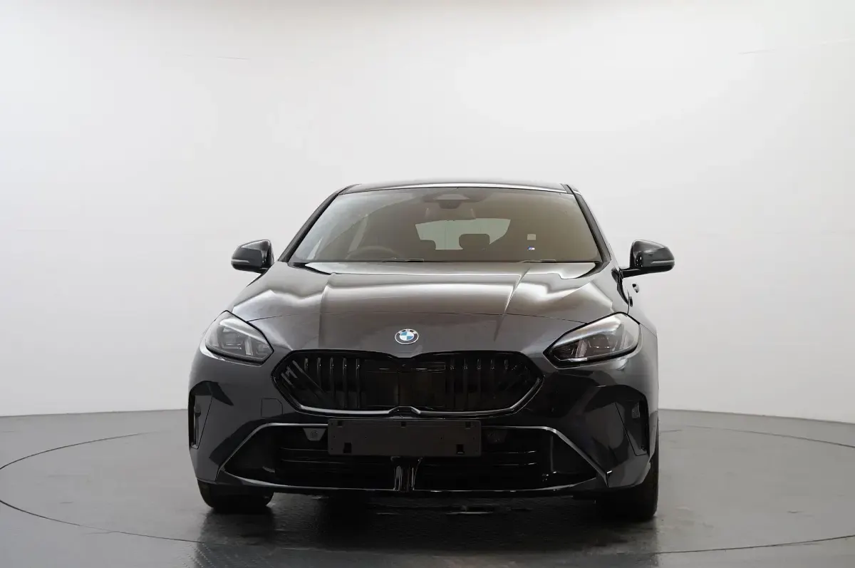 Usado BMW 120 M Sport 168 CV (123 kW) 2026 Negro Utilitario