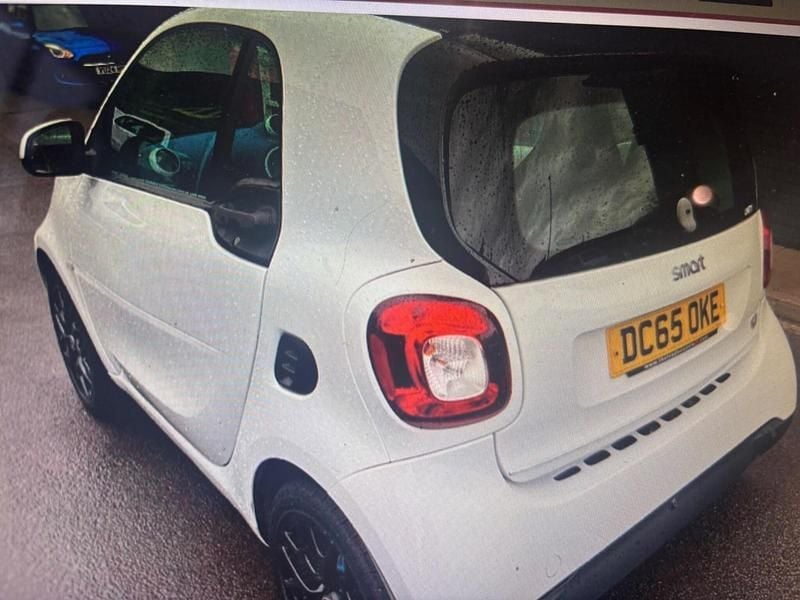 Used Smart ForTwo Coupé Premium 90 HP (66 kW) 2015 White Coupe