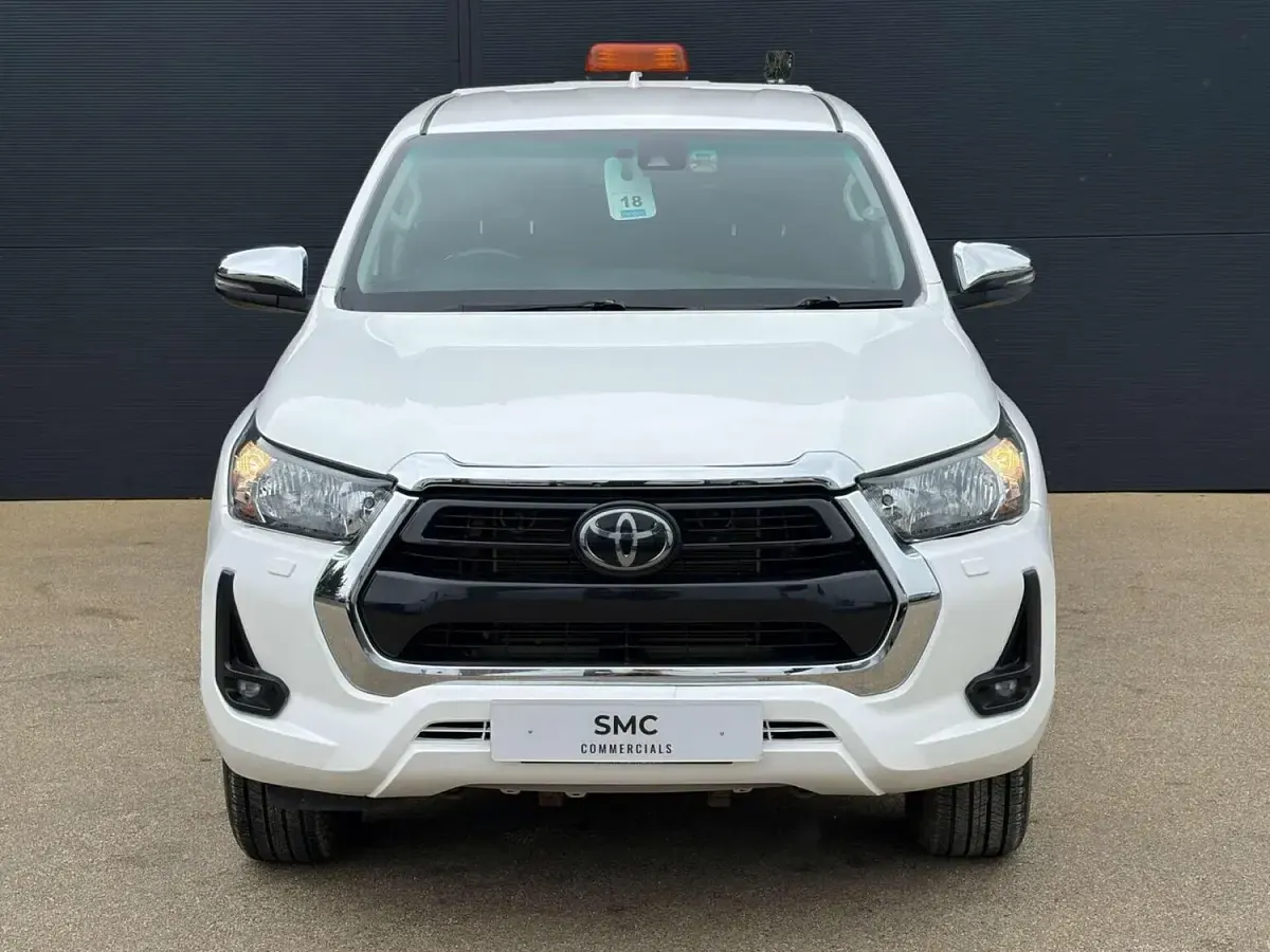 Used Toyota HiLux 150 HP (110 kW) 2022 White Pickup