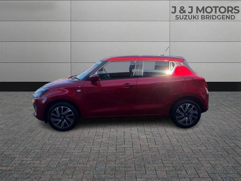 Begagnad Suzuki Swift SZ-L 83 HK (61 kW) 2022 Röd Halvkombi