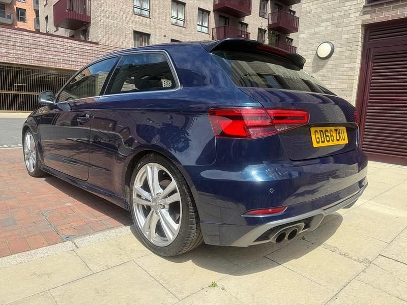 Begagnad Audi A3 S-Line 190 HK (139 kW) 2017 Blå Halvkombi