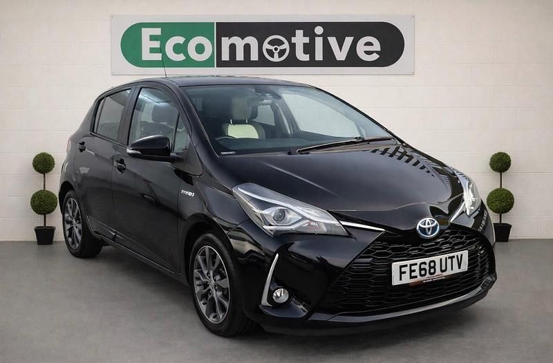 Used Toyota Yaris Hybrid Design 2018 Black Hatchback