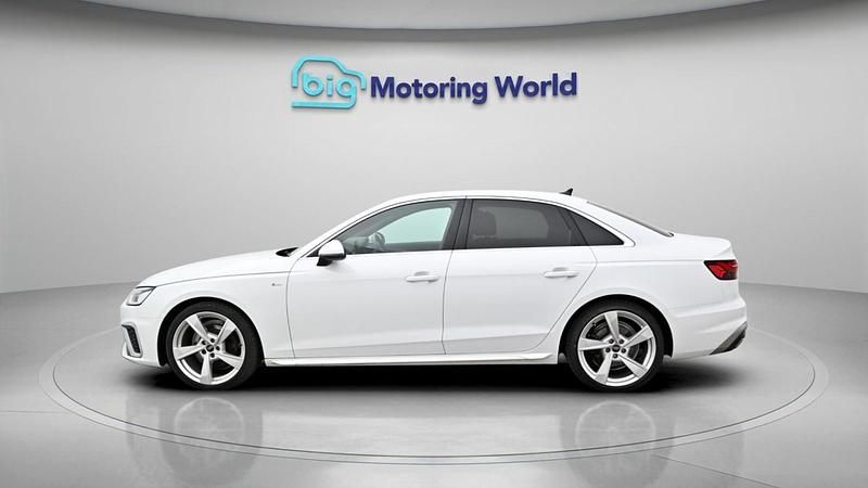 Used Audi A4 S-Line 148 HP (108 kW) 2023 White Sedan