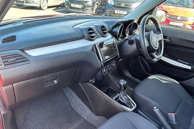 Usado Suzuki Swift SZ-T 2024 Rojo Utilitario