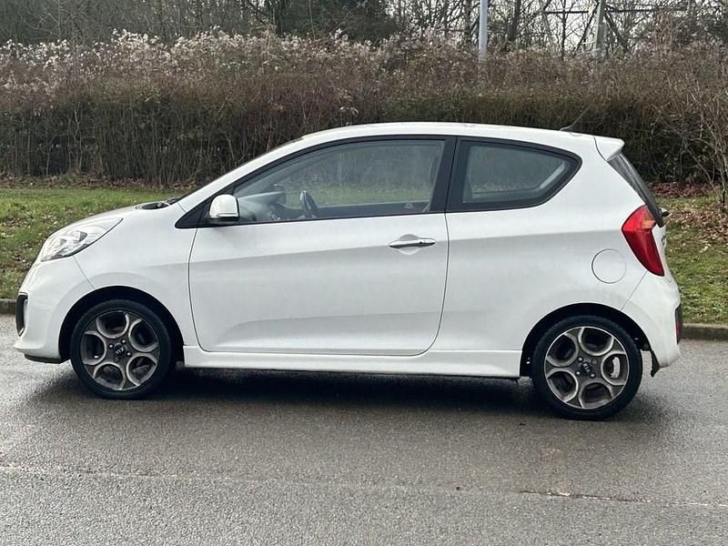 Used Kia Picanto 84 HP (61 kW) 2015 White Hatchback