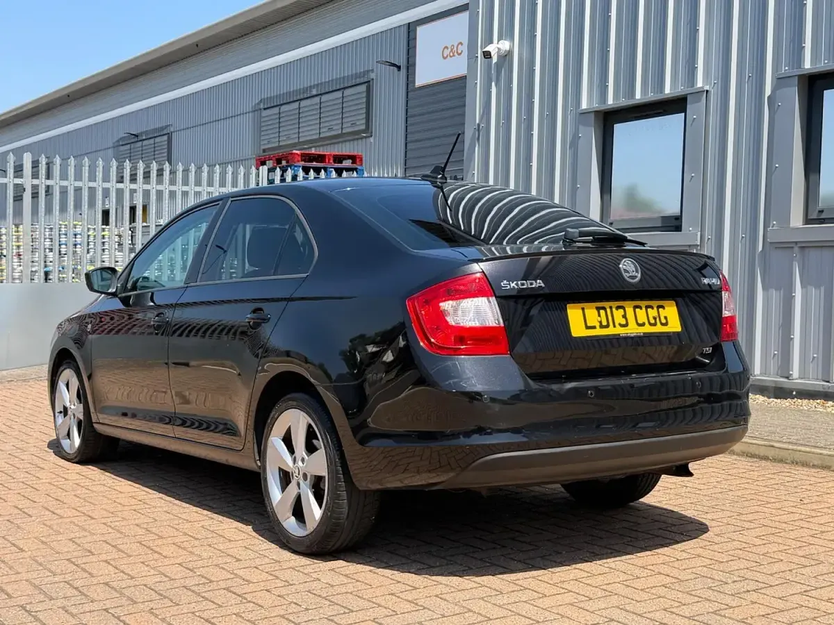 Used Skoda Rapid SE 120 HP (88 kW) 2013 Black Hatchback