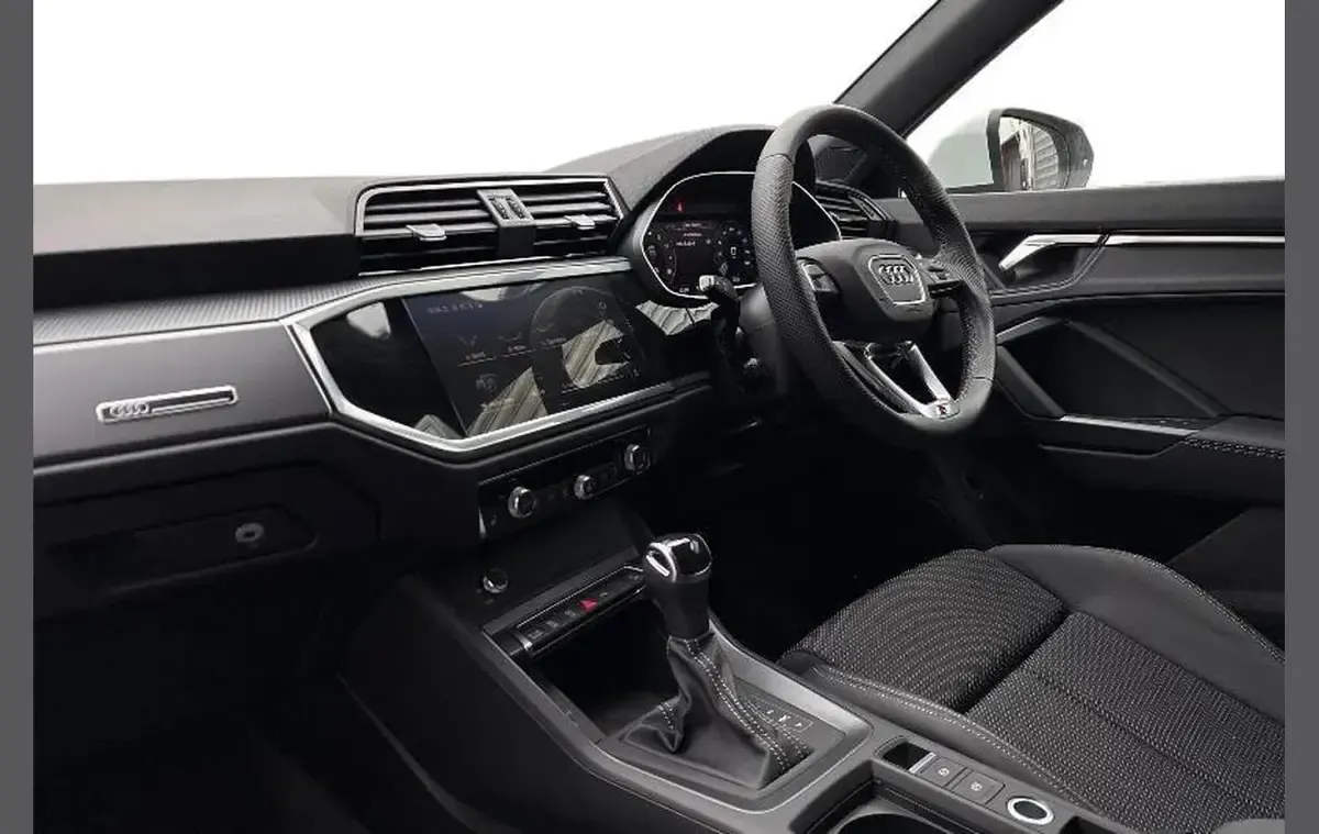 New Audi Q3 S-Line 150 HP (110 kW) 2026 White SUV