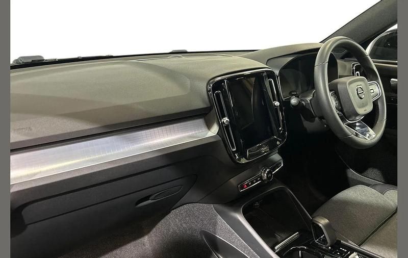 Usado Volvo XC40 Plus 161 HP (118 kW) 2023 Azul SUV