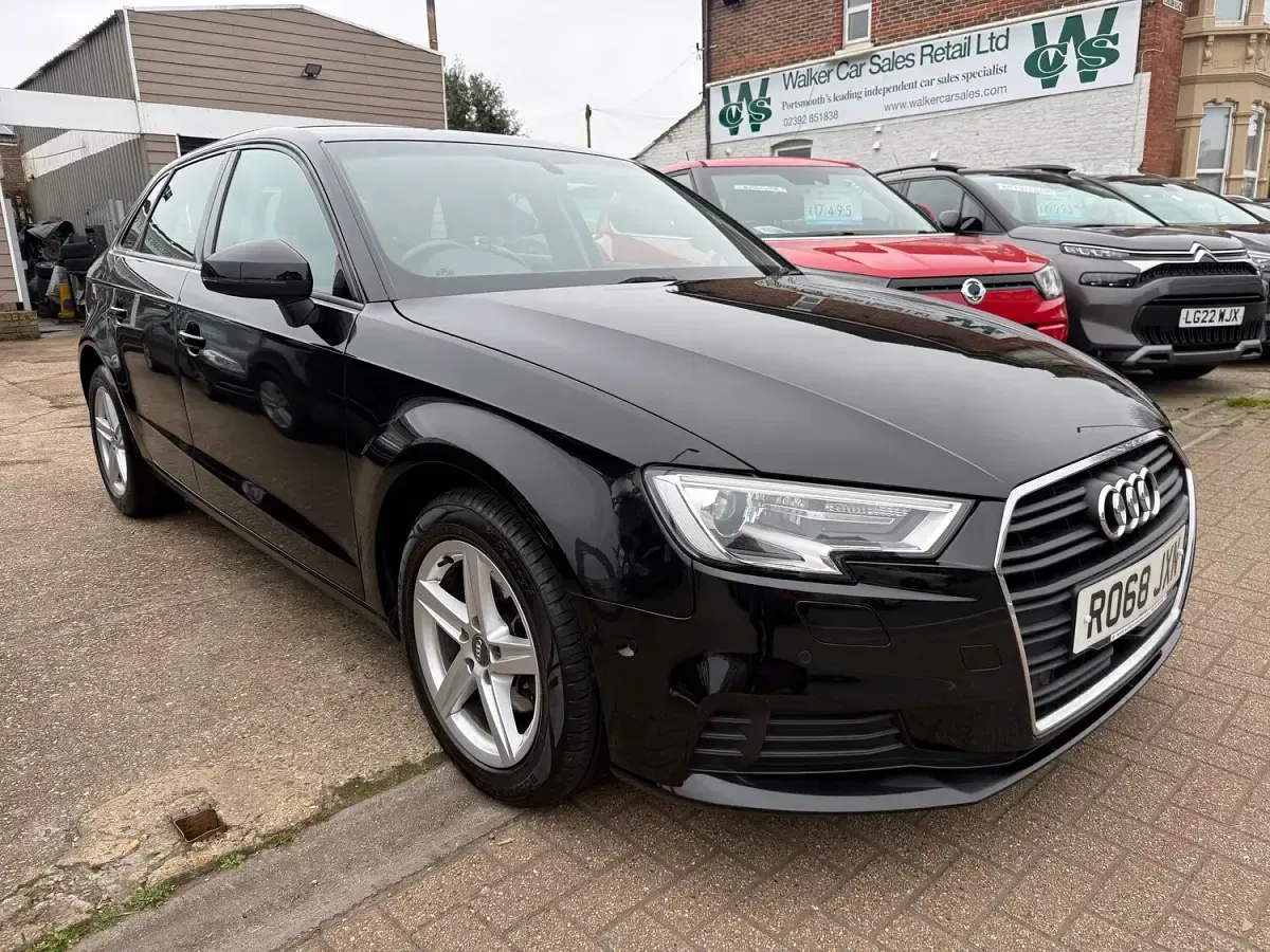 Used Audi A3 Sportback Design 116 HP (85 kW) 2018 Black Hatchback