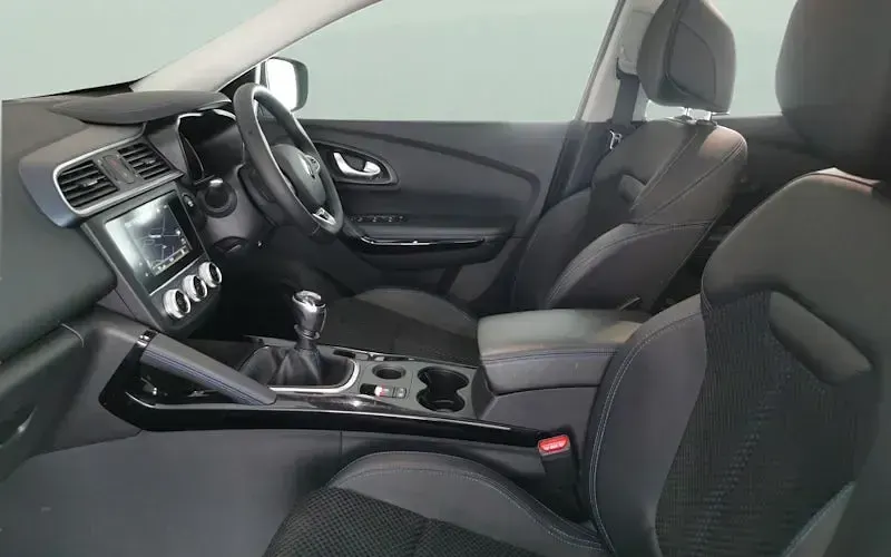 Usado Renault Kadjar Version S 116 HP (85 kW) 2019 Cinzento SUV