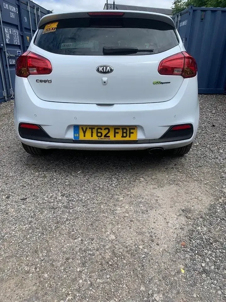 Used Kia Ceed 2012 White Hatchback