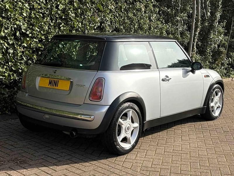 Used Mini Cooper Hatch 2001 Pure silver metallic Hatchback