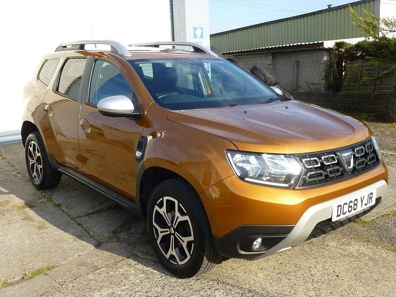 Begagnad Dacia Duster Prestige 115 HK (84 kW) 2019 Orange SUV