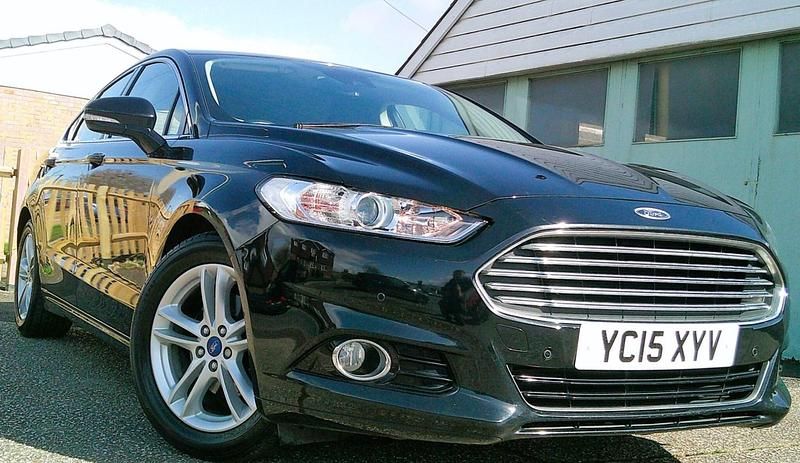 Used Ford Mondeo Titanium 160 HP (117 kW) 2015 Black Hatchback