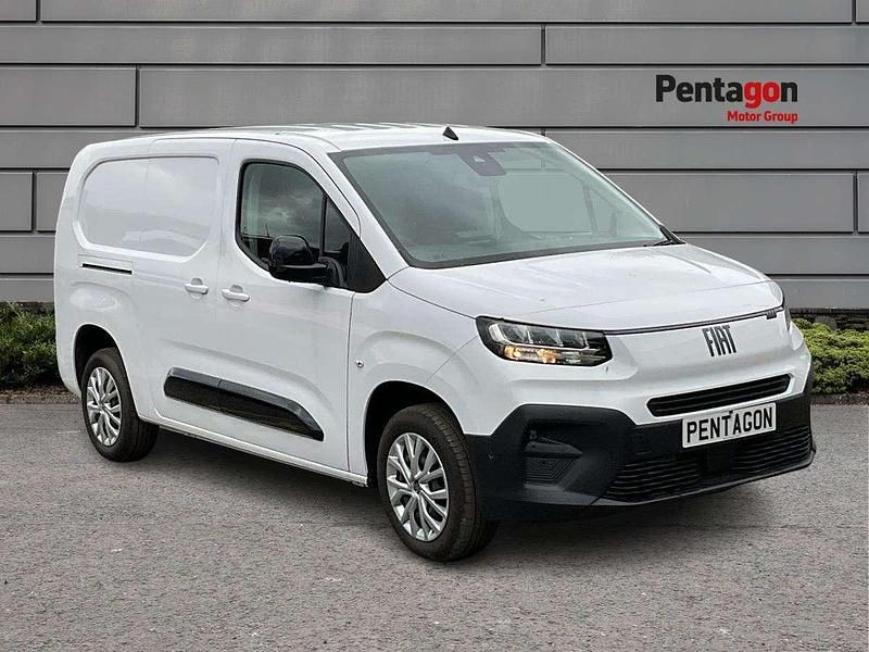 White New 2025 Fiat Doblò MPV | £24,472 - Image 1/4