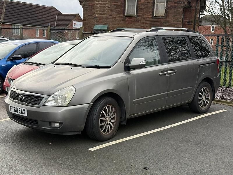 Used Kia Sedona 192 HP (141 kW) 2010 Silver MPV