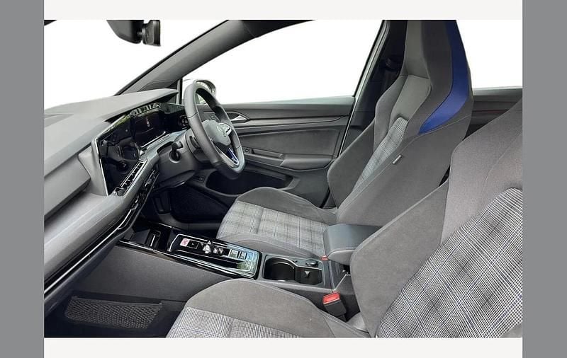 Used VW Golf VIII GTE 241 HP (177 kW) 2025 White Hatchback