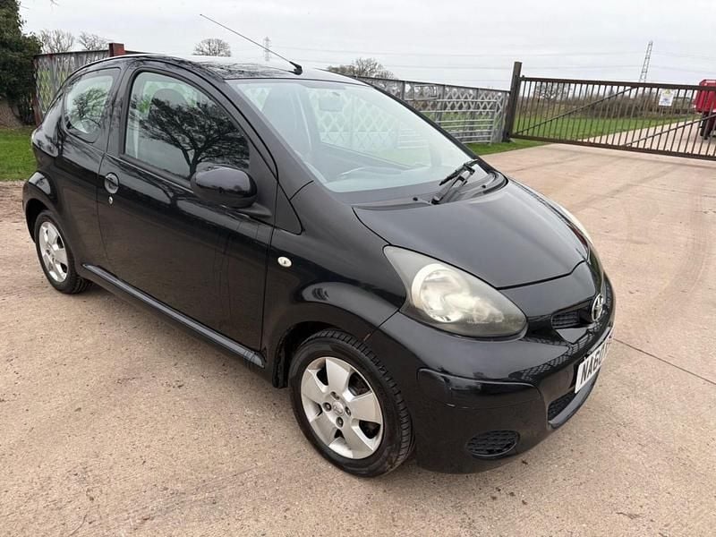 Black Used 2010 Toyota Aygo Hatchback | £2,489 (Fair price) - Image 1/4
