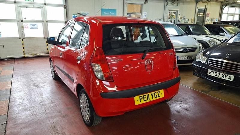 Used Hyundai i10 Classic 86 HP (63 kW) 2011 Red Hatchback