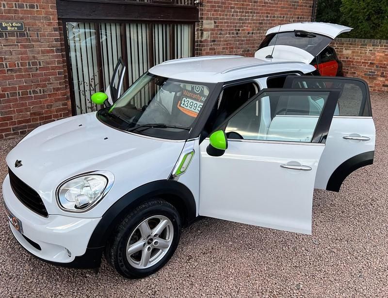 White Used 2013 Mini One Countryman SUV | £3,795 (Fair price) - Image 1/4