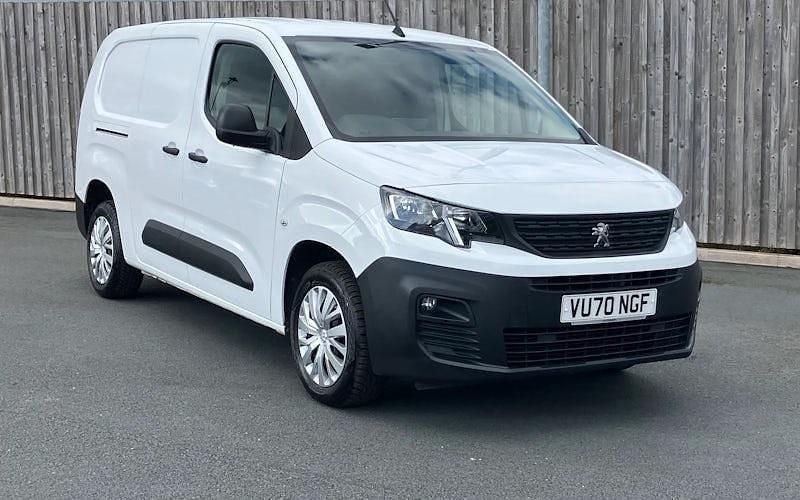 White Used 2020 Peugeot Partner MPV | £11,995 (A bit pricey) - Image 1/4