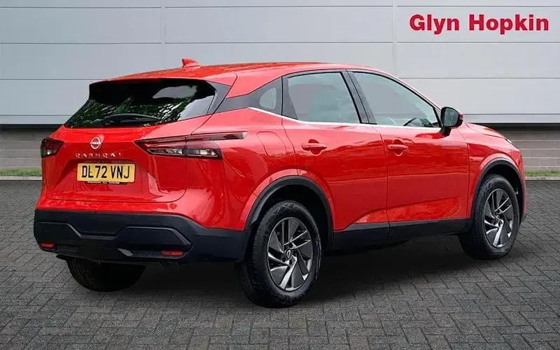 Used Nissan Qashqai Acenta Premium 158 HP (116 kW) 2023 Red SUV