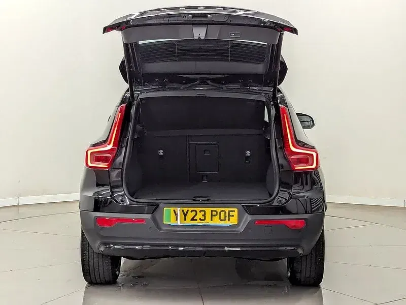 Used Volvo XC40 Core 169 kW (231 HP) 2023 Black SUV