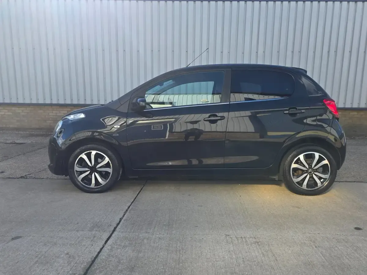 Usado Citroën C1 Flair 82 CV (60 kW) 2015 Negro Utilitario