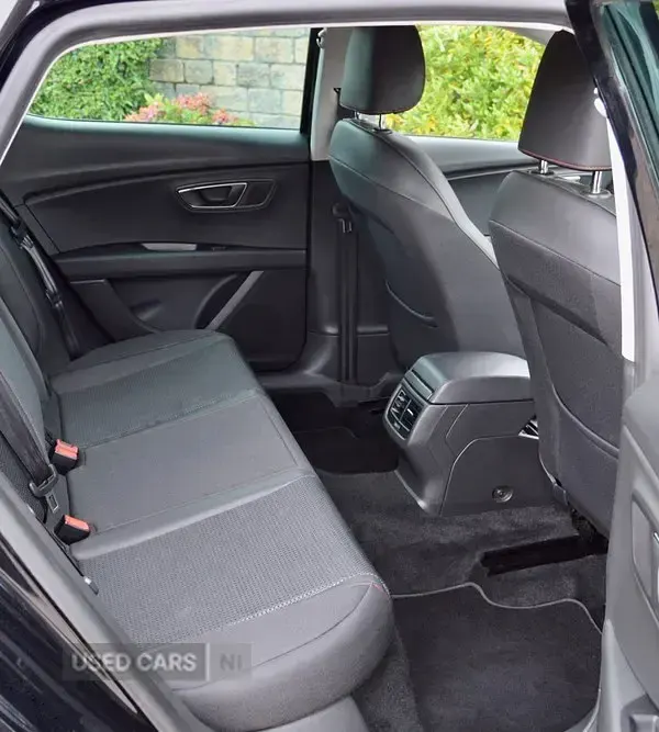 Używany Seat Leon FR 184 KM (135 kW) 2015 Szary Hatchback