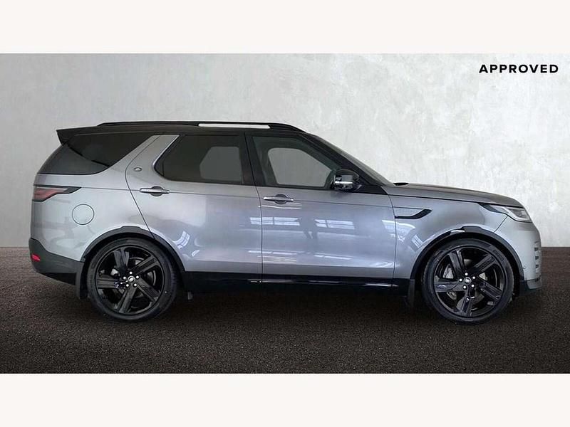 Used Land Rover Discovery 5 HSE Dynamic 300 HP (220 kW) 2024 Grey SUV