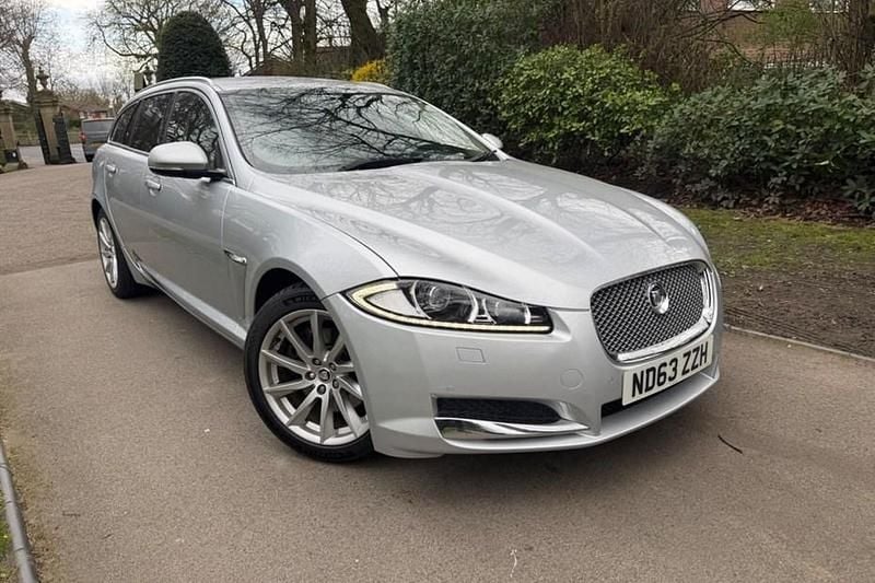 Used Jaguar XF Sportbrake Premium Luxury 200 HP (147 kW) 2014 Estate