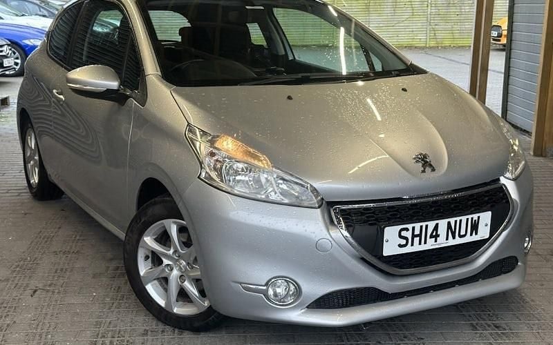 Used Peugeot 208 Active 82 HP (60 kW) 2014 Hatchback