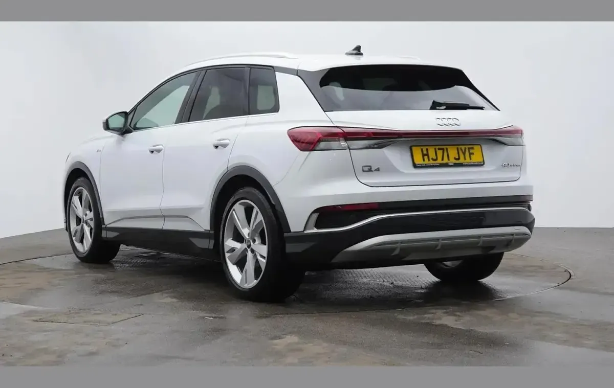 Used Audi Q4 e-tron S-Line 150 kW (204 HP) 2021 White SUV