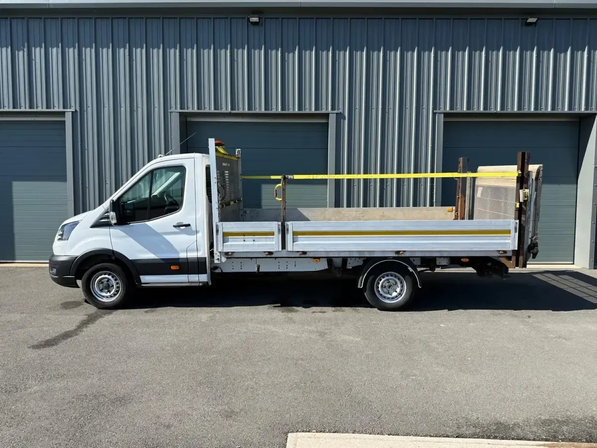 Usado Ford Transit 130 HP (95 kW) 2022 Branco Cabrios