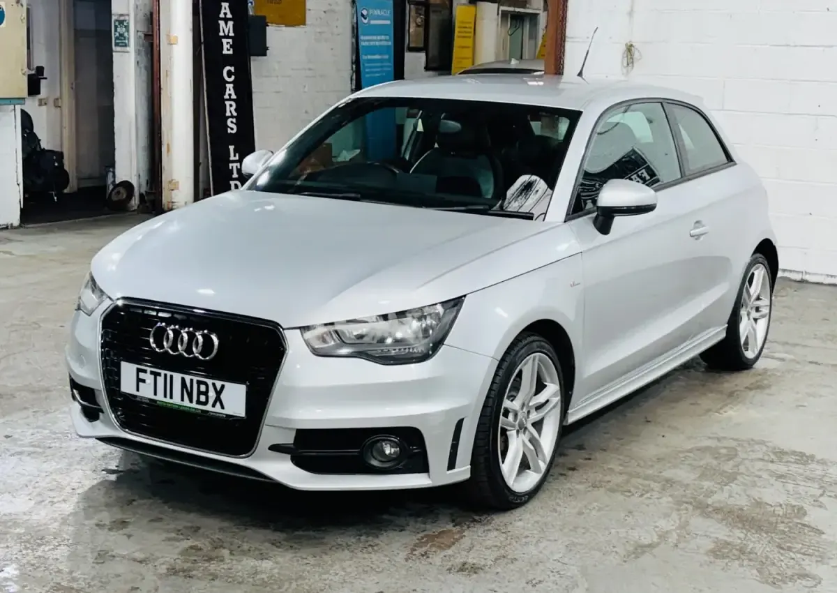 Usado Audi A1 S-Line 2011 Plateado Utilitario