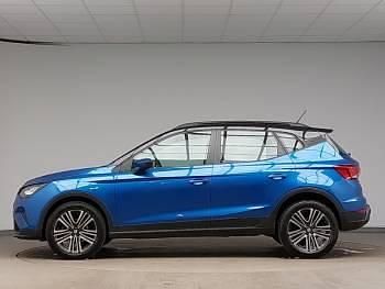 Używany Seat Arona SE Technology 95 KM (69 kW) 2023 Niebieski SUV