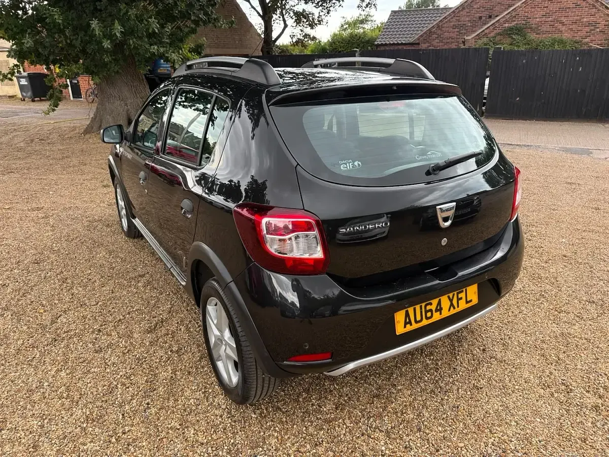 Used Dacia Sandero Lauréate 90 HP (66 kW) 2014 Black Hatchback