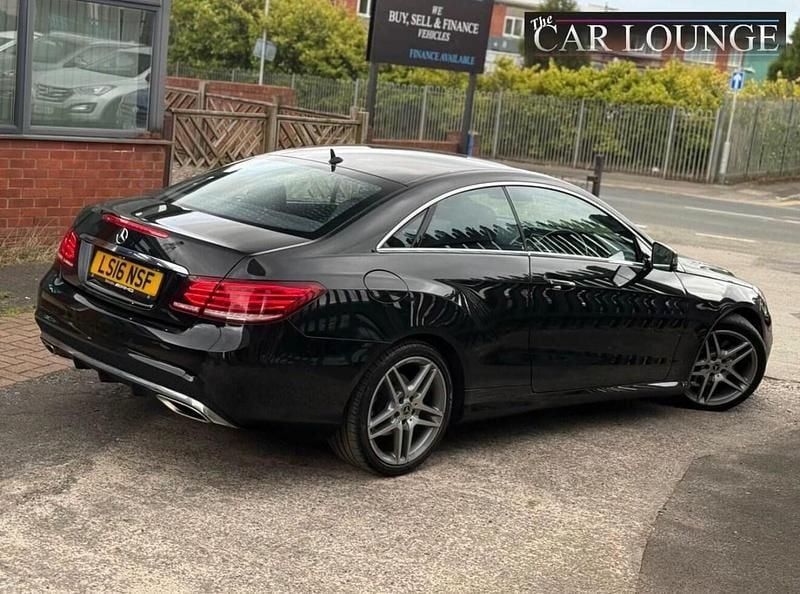 Begagnad Mercedes E220 AMG line 2016 Svart Sportkupé