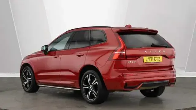 Usado Volvo XC60 R-Design 250 HP (183 kW) 2022 Vermelho SUV