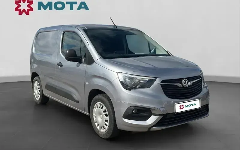 Używany Vauxhall Combo Sportive 100 kW (136 KM) 2022 Minivan