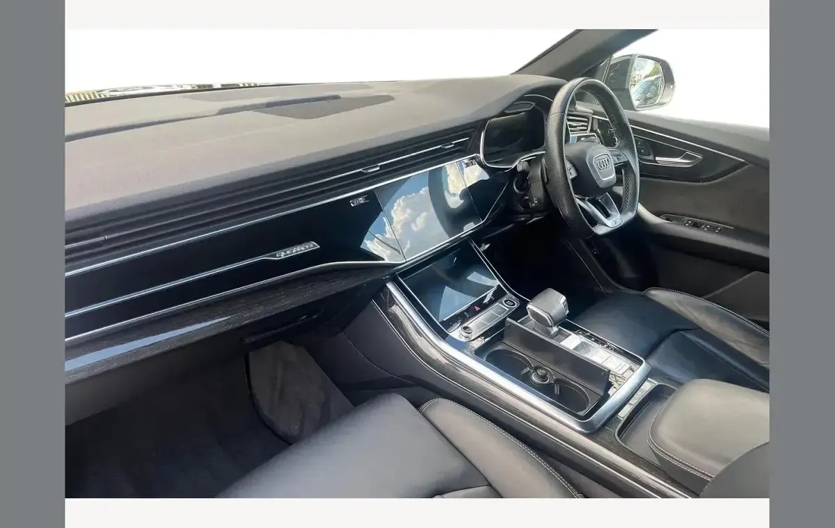 Begagnad Audi Q8 Black Edition 286 HK (210 kW) 2022 Svart SUV