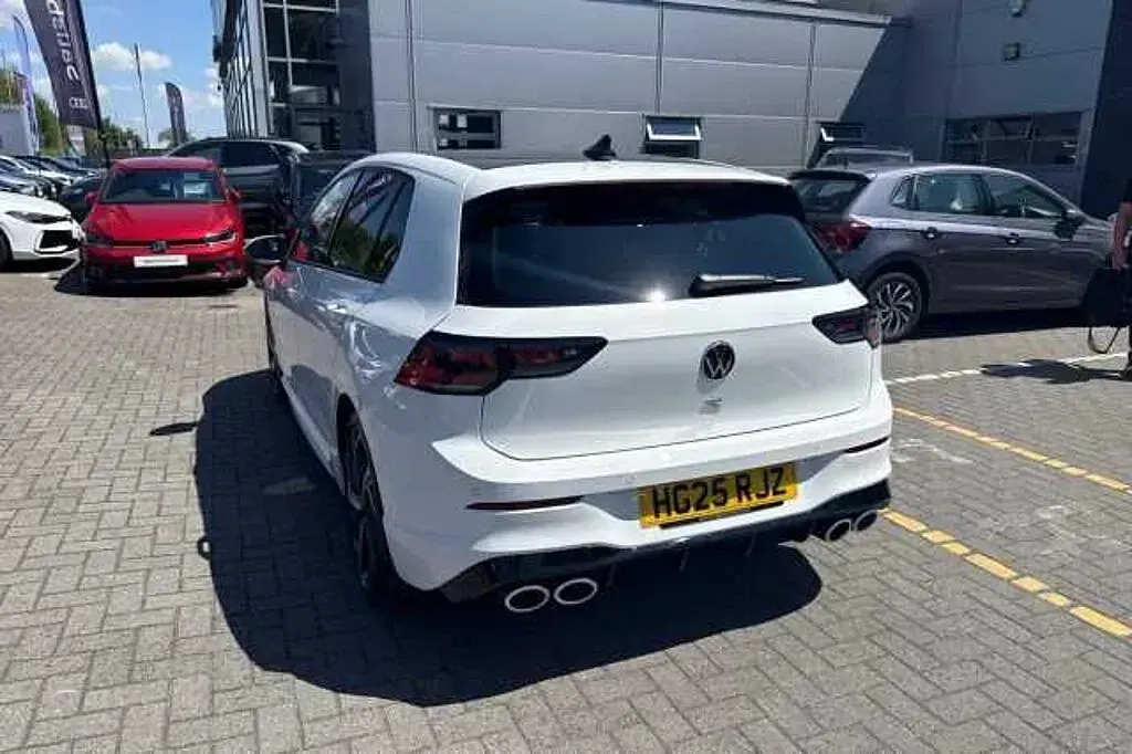 Used VW Golf VIII R 333 HP (244 kW) 2025