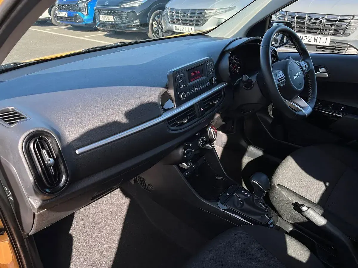 Używany Kia Picanto 66 KM (48 kW) 2023 Żółty Hatchback