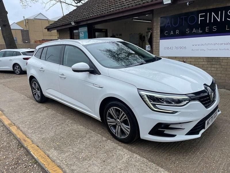 Used Renault Mégane GrandTour Iconic 115 HP (84 kW) 2022 White Estate
